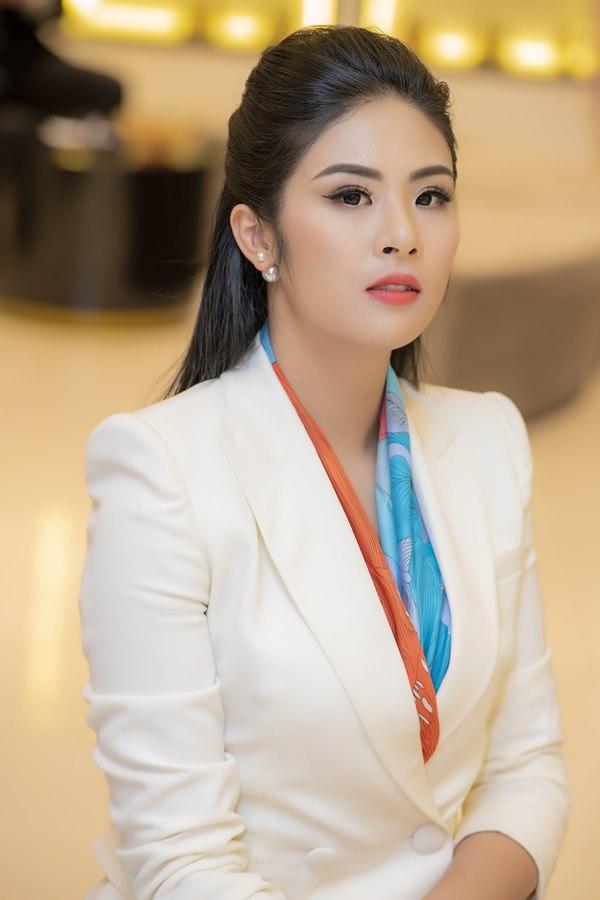 Sát ngày cưới, Nhã Phương vẫn chạy show, khoe sắc bên Quỳnh Búp Bê Phương Oanh-11