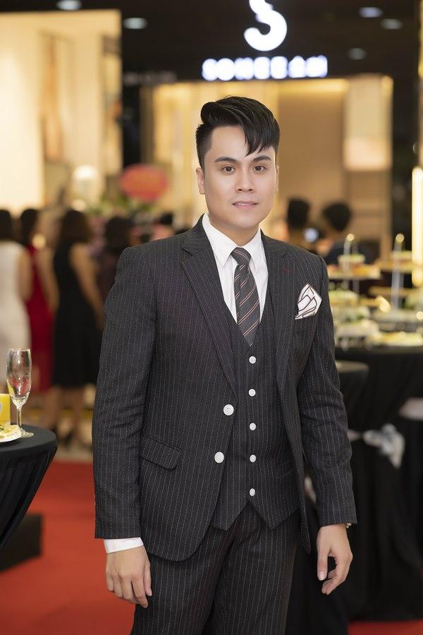 Sát ngày cưới, Nhã Phương vẫn chạy show, khoe sắc bên Quỳnh Búp Bê Phương Oanh-15