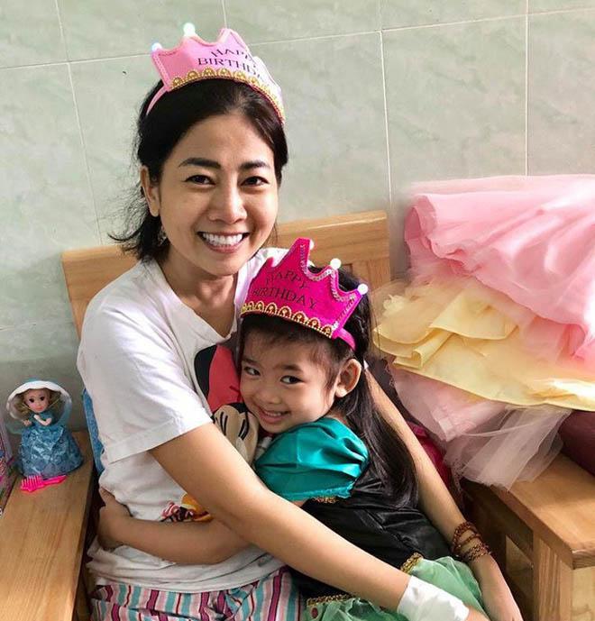 Nụ cười hạnh phúc của con gái Mai Phương sau ngày mẹ xuất viện-2
