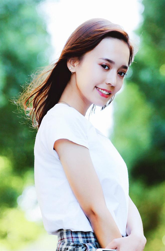 Hotgirl Tân Cương 10X mới nổi, được khen giống Địch Lệ Nhiệt Ba-1