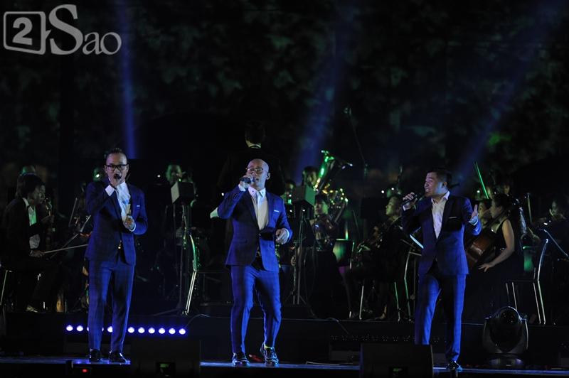 Tóc Tiên suýt bị phụt khói vào mặt khi diễn quá sung-5