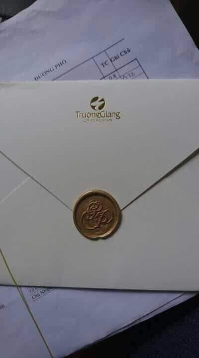 Lộ thiệp cưới trắng tinh và giản dị của Trường Giang - Nhã Phương-1