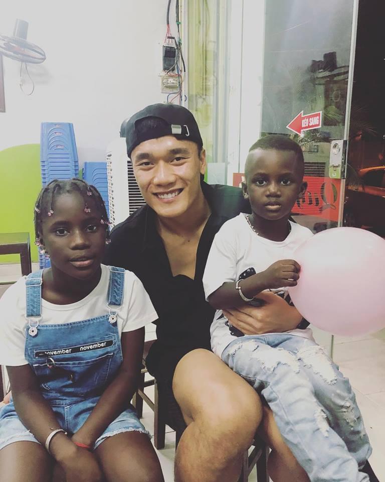 Trong bộ dạng say xỉn, Huy Cung khiến hội rượu bia cay cú với phát ngôn không biết nhậu tốt nhất ở nhà cho con bú-1