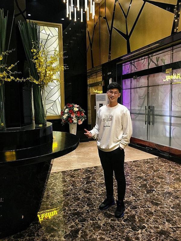 CHÀNG TRAI SỐ HƯỞNG: Đưa anh đi tìm vợ nhưng lại chiếm sóng vì ngoại hình quá nổi bật-4