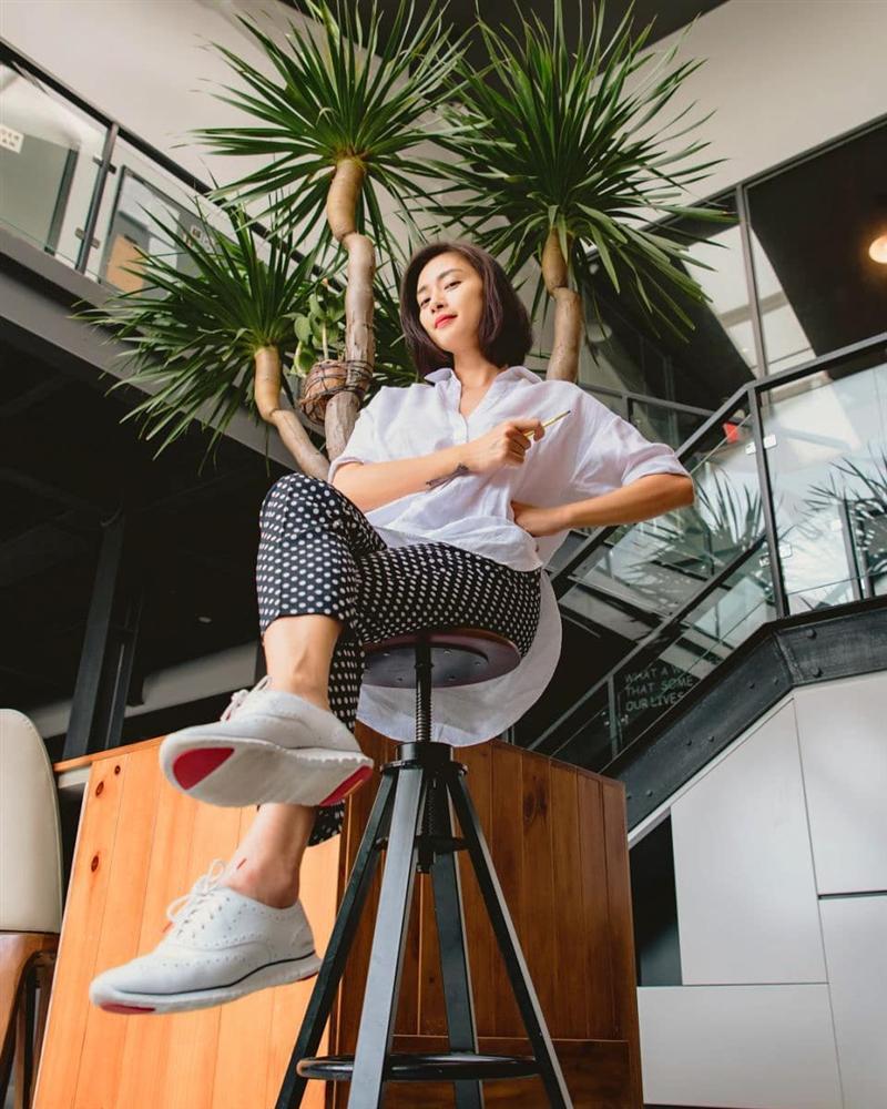 Tăng Thanh Hà khoe dáng mảnh mai với trang phục kiệm vải-7