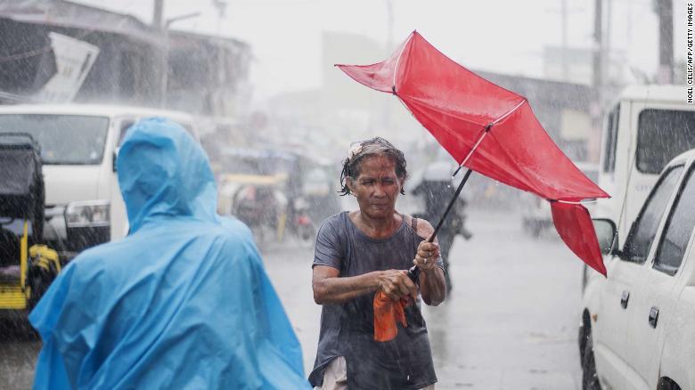 Philippines xác nhận 2 người đầu tiên thiệt mạng vì siêu bão Mangkhut-2