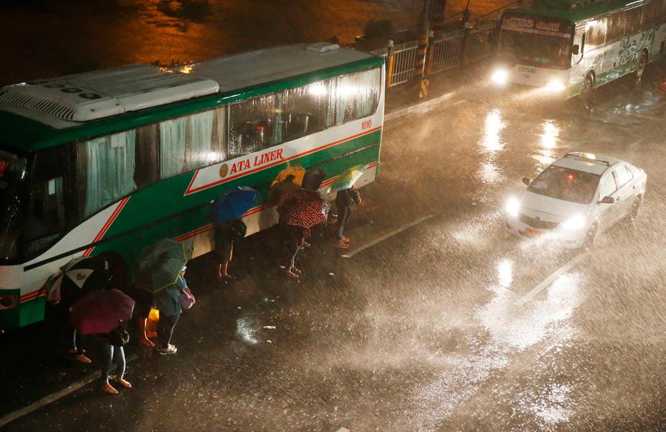 Philippines xác nhận 2 người đầu tiên thiệt mạng vì siêu bão Mangkhut-10