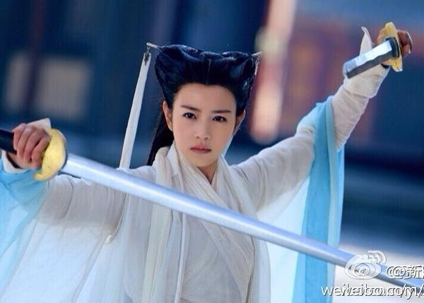 Đóng cùng vai với Lưu Diệc Phi, loạt mỹ nhân Hoa ngữ đẹp đến mấy cũng trở nên thê thảm-4