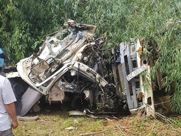 Con nghiện lái xe gây tai nạn liên hoàn nhiều người thoát chết-5