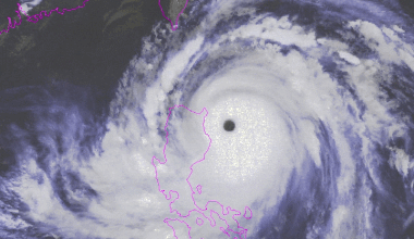 Hoàn lưu khổng lồ của bão Mangkhut và Florence nhìn từ không trung-6