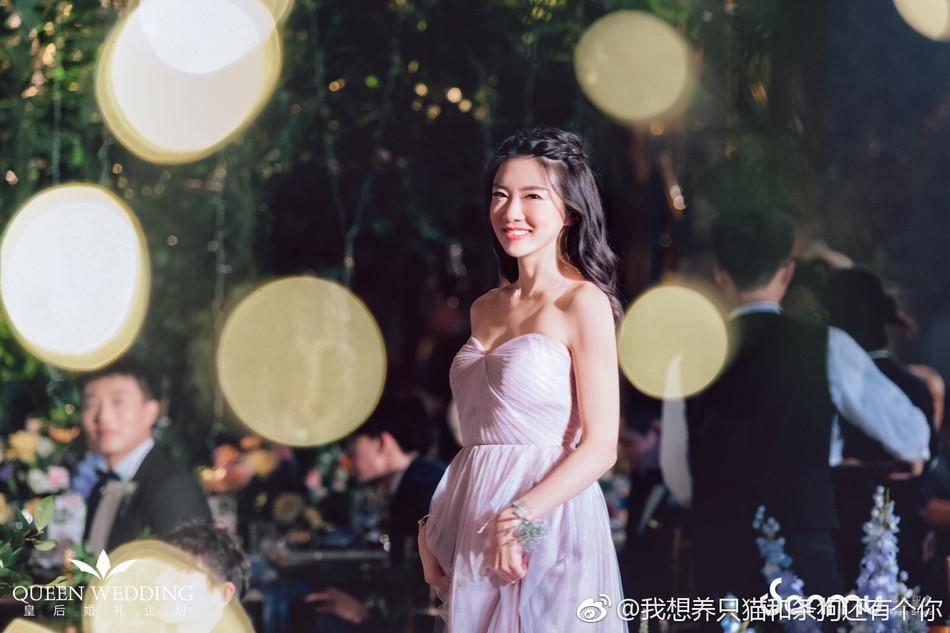 Triệu Vy xinh đẹp khi dự lễ cưới thiên kim nhà giàu Trung Quốc-6