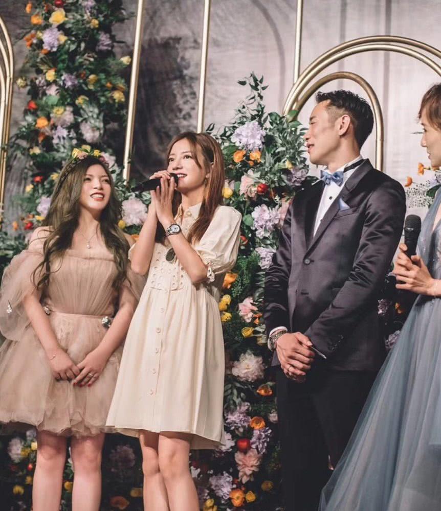 Triệu Vy xinh đẹp khi dự lễ cưới thiên kim nhà giàu Trung Quốc-4