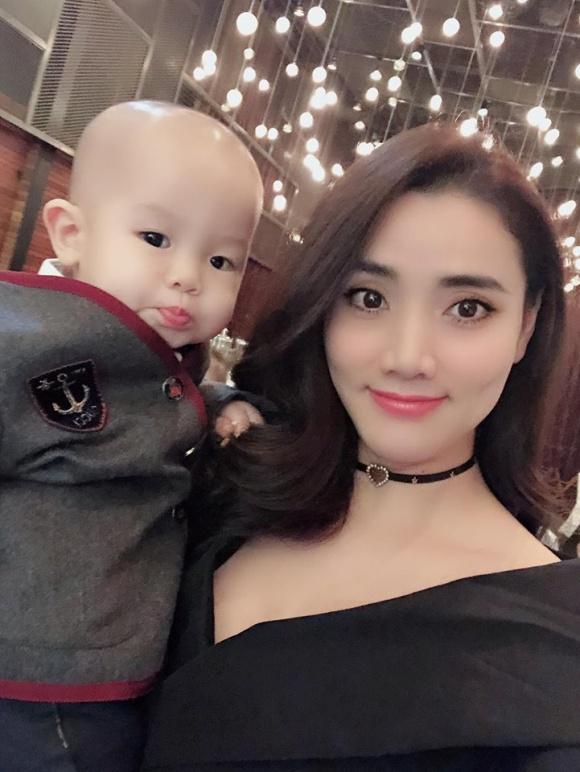 Đẳng cấp hotmom của Huyền Baby: Tổ chức tiệc hoành tráng, diện đồ cực sexy trong tiệc sinh nhật con trai tròn 1 tuổi-2