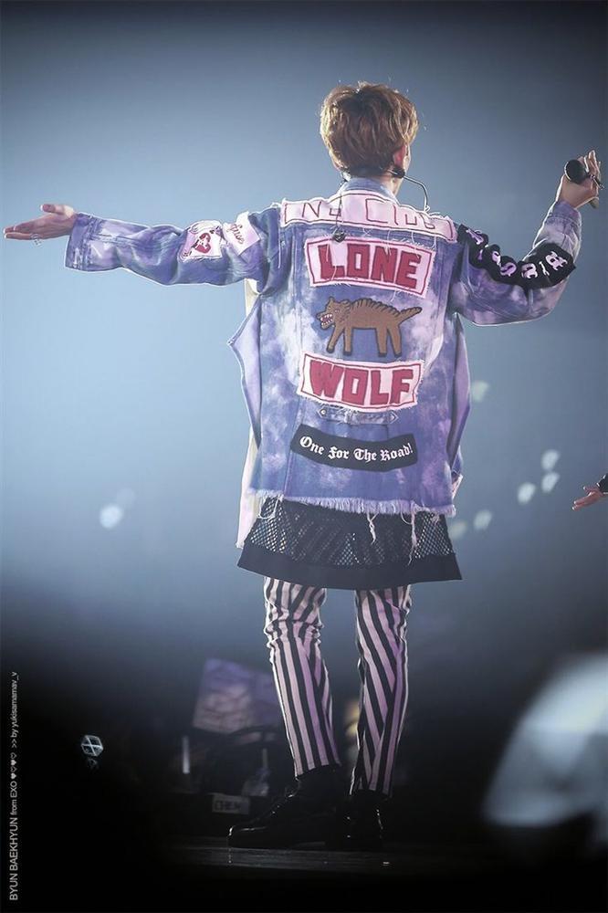 BTS, EXO, Got7, NCT liên tiếp đụng hàng, fan xoắn não không biết ai đẹp hơn ai?-16