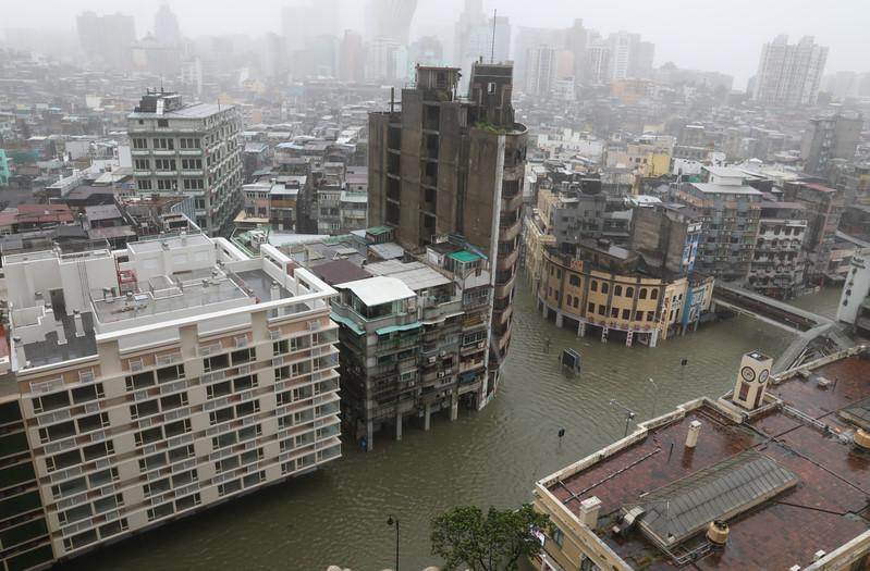 Thiên đường cờ bạc Macau biến thành sông vì bão Mangkhut-1