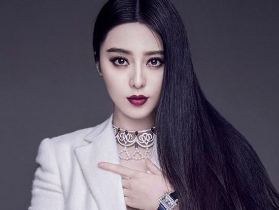 Trước khi bị phạt vì trốn thuế, chúng ta có một tượng đài nhan sắc mang tên Phạm Băng Băng