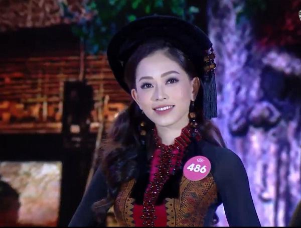 43 thí sinh đêm chung kết khoe nhan sắc hút hồn khi Trình diễn Áo dài-8