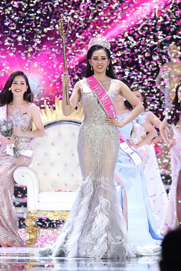 Trần Tiểu Vy đăng quang Hoa hậu Việt Nam 2018-6