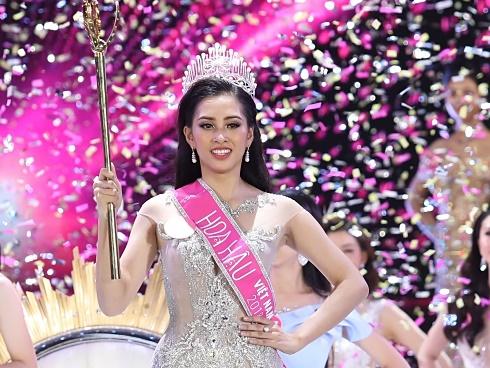 Tân Hoa hậu Việt Nam 2018 Trần Tiểu Vy gây thất vọng với khả năng đối thoại trước đám đông