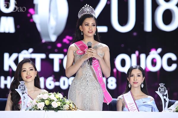 Tân Hoa hậu Việt Nam 2018 Trần Tiểu Vy gây thất vọng với khả năng đối thoại trước đám đông-2