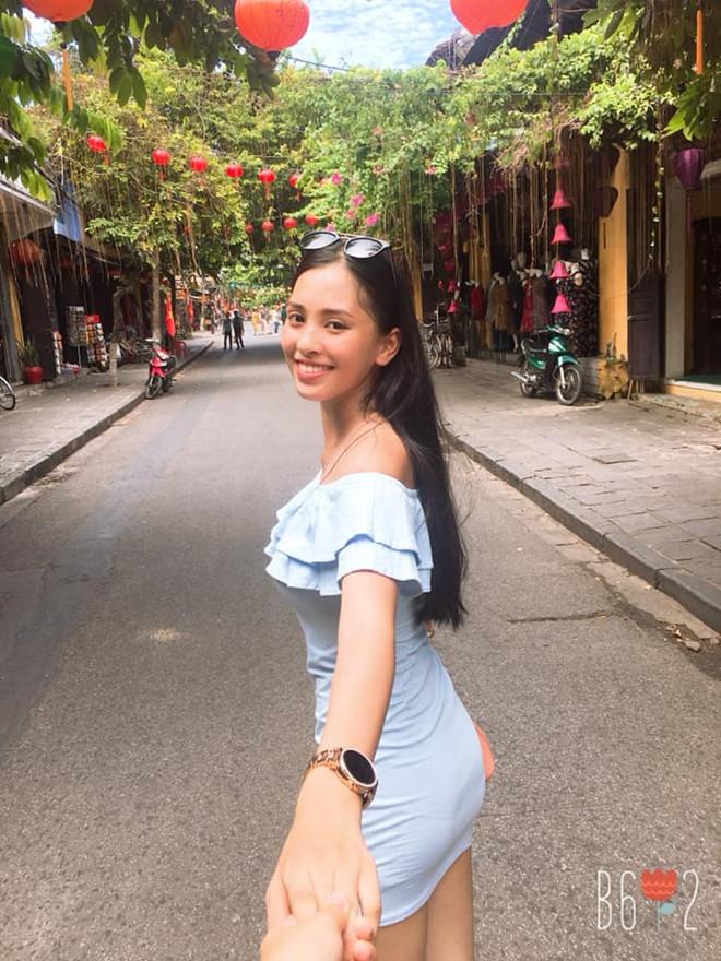Facebook hoa hậu Trần Tiểu Vy tăng follow, xuất hiện tài khoản giả mạo-4