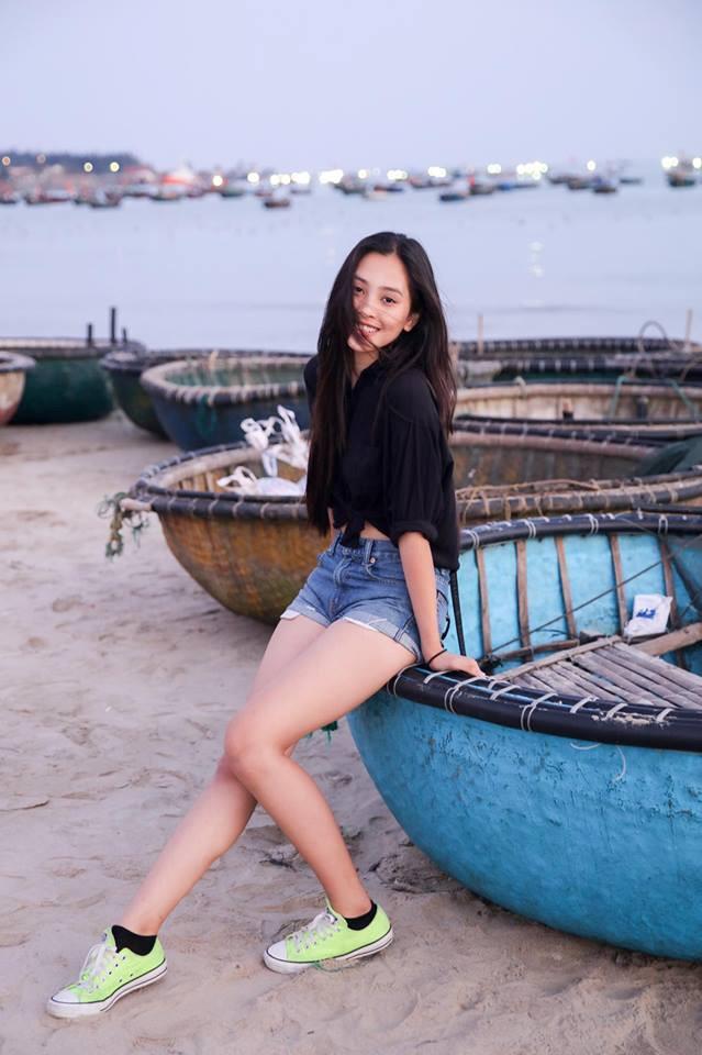 Facebook hoa hậu Trần Tiểu Vy tăng follow, xuất hiện tài khoản giả mạo-7