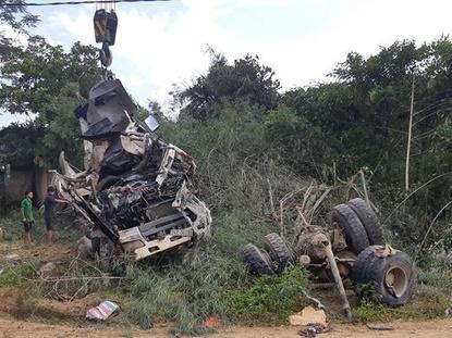 Xe bồn chở xăng gây cháy cả khu phố, 6 người chết-9