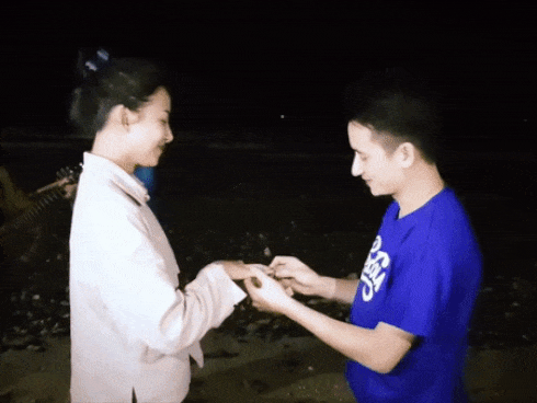 phan-manh-quynh.gif?width=150