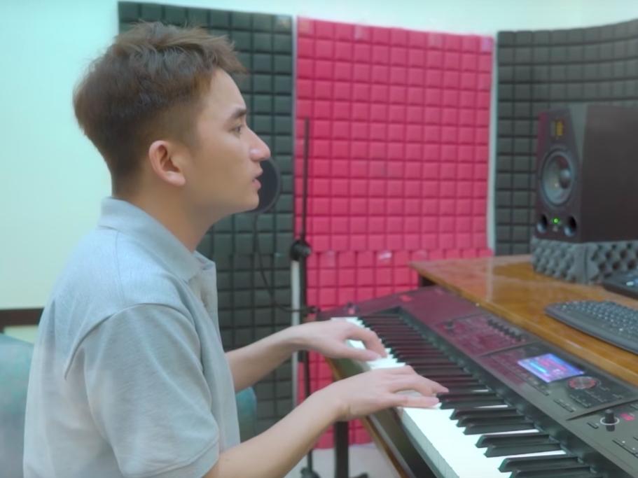 Chân dung cô gái xinh đẹp được chủ nhân hit Vợ người ta - Phan Mạnh Quỳnh cầu hôn trên biển-7