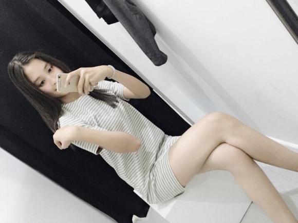 Không chỉ thừa hưởng về nhan sắc, Hoa hậu Trần Tiểu Vy và mẹ ruột còn rất hợp cạ về thời trang-1