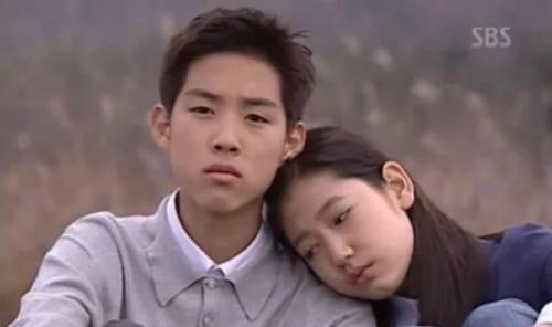 Fan sẽ giật mình khi biết tuổi nghề của các sao Hàn đình đám này-1