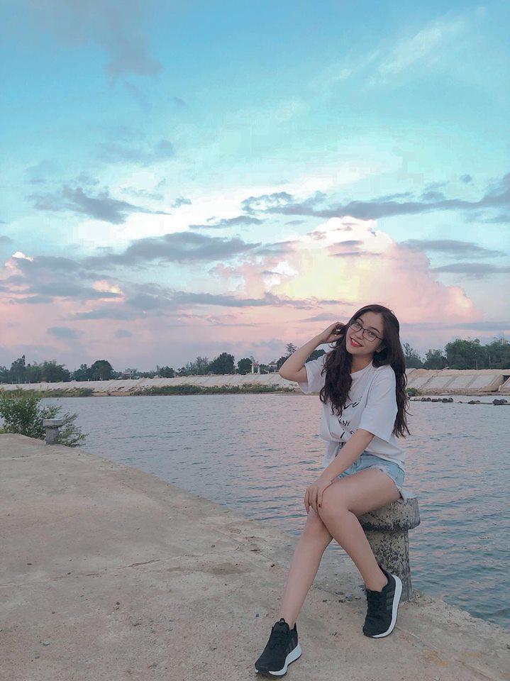 Không chỉ tân Hoa hậu Trần Tiểu Vy, đất Quảng còn nhiều hot girl có nhan sắc thuộc hàng cực phẩm-8