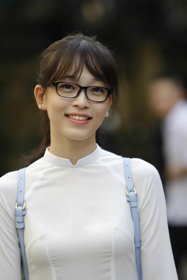 Á hậu 1 Bùi Phương Nga: Ế suốt 19 năm, từng bán bóng bay ở hồ Gươm-6