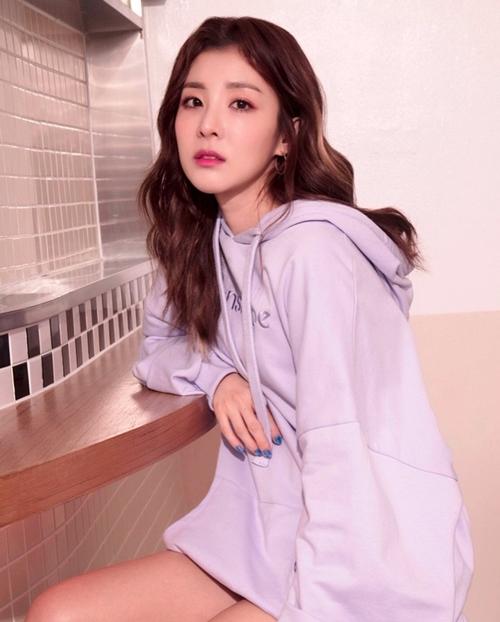 Chị cả Dara 2NE1 33 tuổi vẫn trẻ như thiếu nữ, làm điều này 10 lần mỗi ngày-4