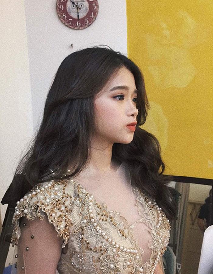 Linh Ka khoe vòng 1 nở nang ở tuổi 16, dân mạng hoang mang có độn cũng không đến mức khủng thế này-4
