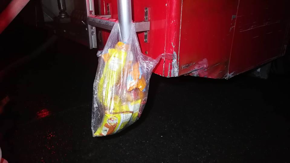 Cháy nhà ở Đê La Thành: Hình ảnh lính cứu hỏa lay động triệu con tim-1