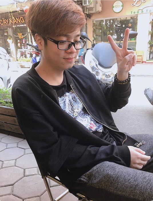 Hôm qua Nam Em thừa nhận tăng 8kg/ tháng, hôm nay Bùi Anh Tuấn lại để lộ mặt phát phì thấy gớm-5