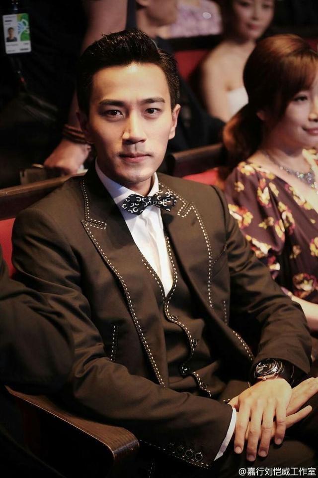 Bạn thân tiết lộ Lưu Khải Uy và Dương Mịch dù bên ngoài tỏ ra vẫn ổn nhưng sự thật đã ly hôn được 2 năm-4