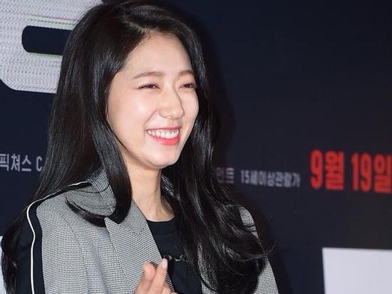 Park Shin Hye rạng rỡ đến ủng hộ 'người tình' Hyun Bin