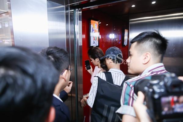 Giữa tâm bão công khai tình cảm, Kiều Minh Tuấn tỏ vẻ lạnh lùng xa cách khi đứng cạnh An Nguy-1