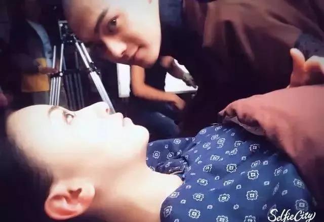 Hậu trường khác biệt một trời một vực khi lên phim: Đường Tăng hút thuốc, Dịch Dương Thiên Tỉ ngủ gật-2