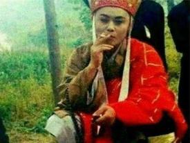 Hậu trường khác biệt một trời một vực khi lên phim: Đường Tăng hút thuốc, Dịch Dương Thiên Tỉ ngủ gật Hậu trường khác biệt một trời một vực khi lên phim: Đường Tăng hút thuốc, Dịch Dương Thiên Tỉ ngủ gật