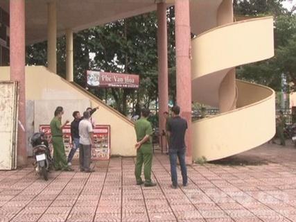 Vụ xác người dưới gầm cầu thang: Truy tìm người bỏ chạy ra ngoài