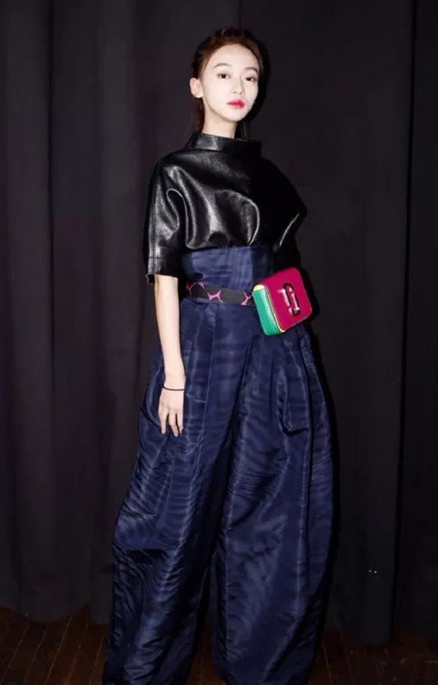 Ngô Cẩn Ngôn phá dáng không biết bao nhiêu đồ hiệu chỉ vì quá gầy-5