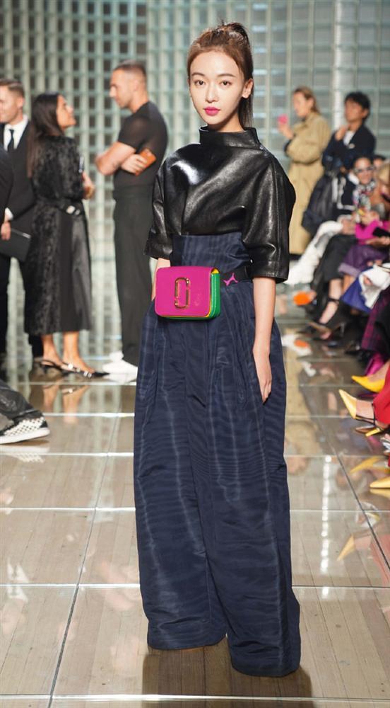 Ngô Cẩn Ngôn phá dáng không biết bao nhiêu đồ hiệu chỉ vì quá gầy-6