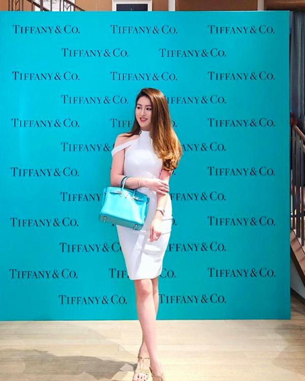 Hội Rich Kid châu Á lại có thêm một cô nàng vừa đẹp, vừa là nữ giám đốc giỏi giang-9