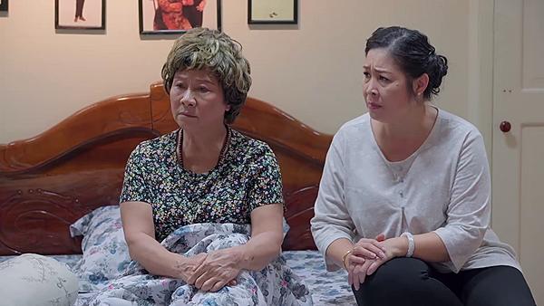 Gạo nếp gạo tẻ tập 60: Con gái tự tát vào mặt mình, nịnh nọt mẹ đẻ để chuộc lỗi hỗn láo-2