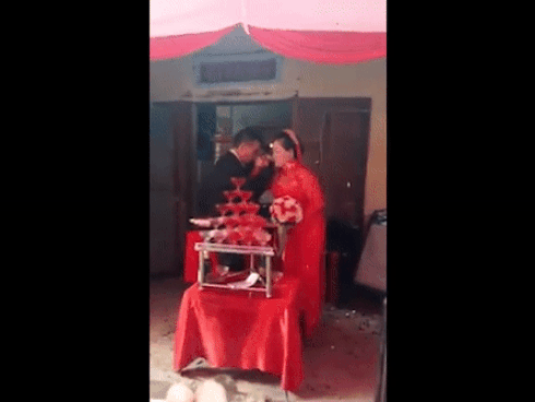 Hé lộ sự thật về hình ảnh cụ bà 70 tuổi đi thử váy cưới ở Nghệ An-3