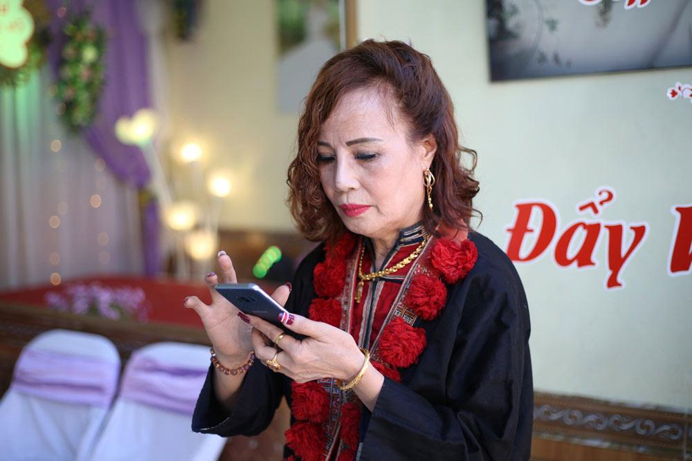 Cô dâu 61 tuổi ở Cao Bằng bật khóc khi kể chuyện được mẹ chồng đối xử như con gái ruột-2