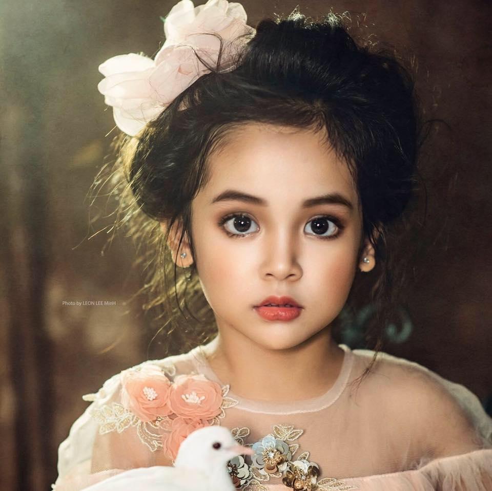 Cận cảnh nhan sắc thiên thần của sao nhí khiến Kiều Minh Tuấn bị mê hoặc-2